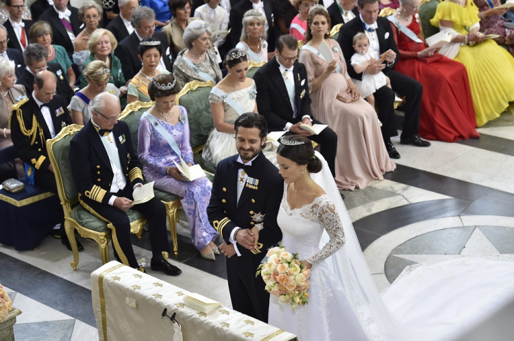 Švédsko má za sebou kráľovskú svadbu s neurodzenou nevestou