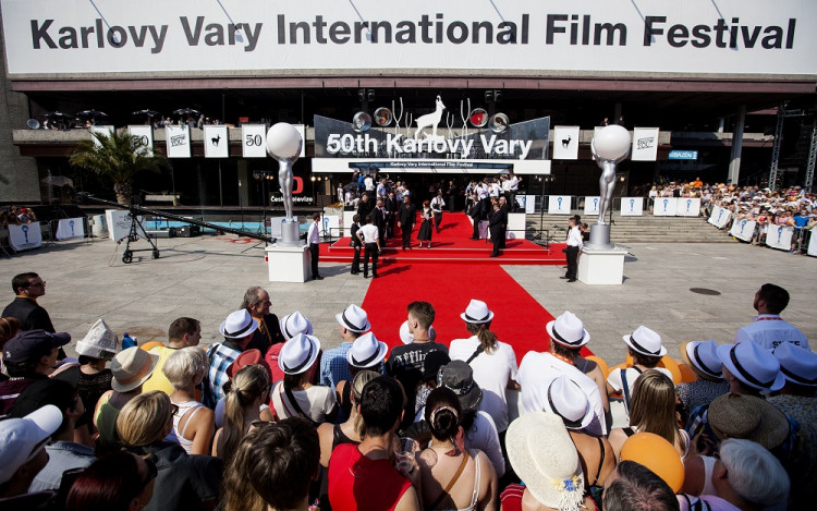 Dokument o histórií festivalu v Karlových Varoch je zatiaľ najúspešnejším snímkom