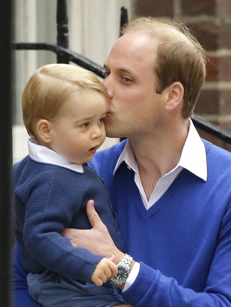 Kráľovská rodina o citoch nehovorí, princ William to ako otec mení