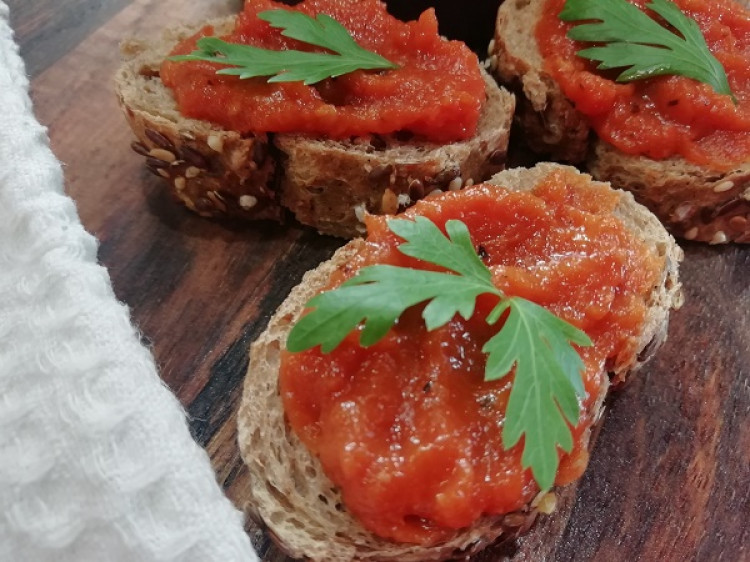 Fantastická pomazánka z pečených paprík a paradajok, fit RECEPT