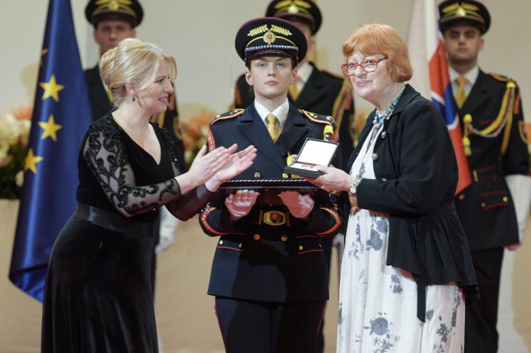 Prezidentka Čaputová vyznamenanala 28 osobností, aj prvú feministku