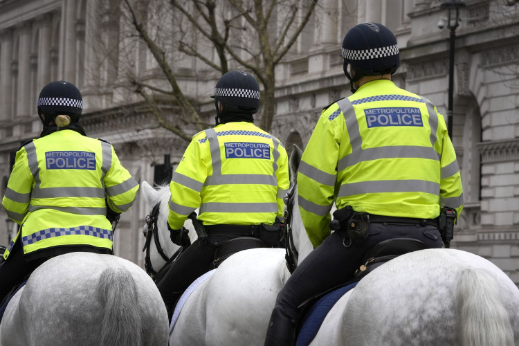 Londýnska polícia je rasistická, mizogýnna a homofóbna, uvádza nezávislá správa