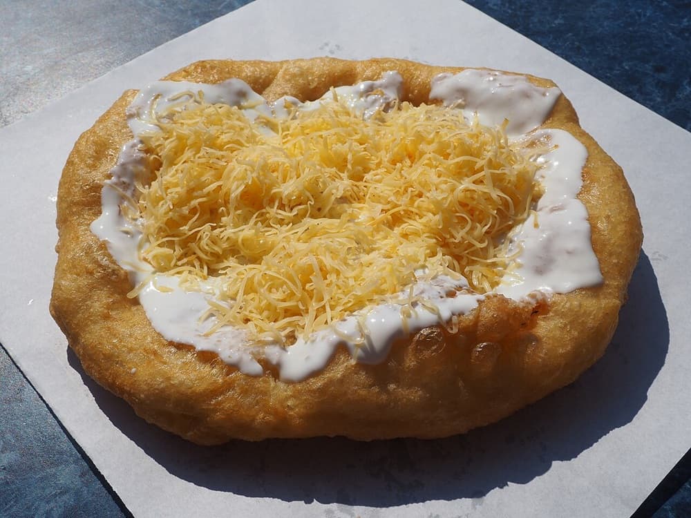 Cesto na langoše do chladničky, aby bolo dokonalé. Tu je jednoduchý recept