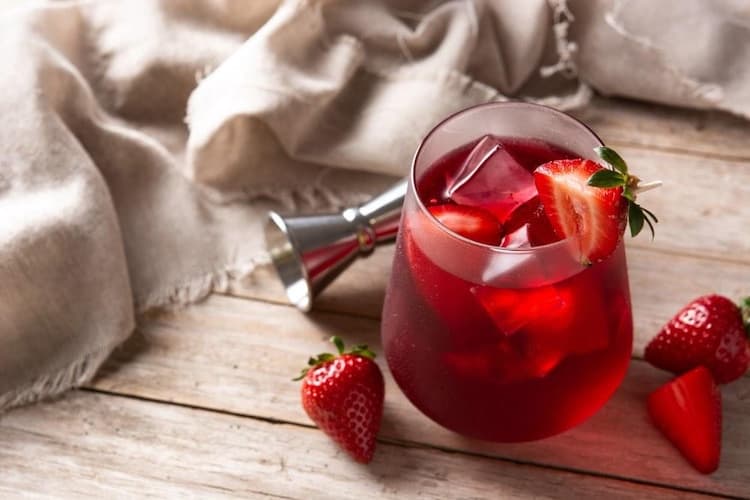 Recept na jahodový sirup: Zapasuje do nápojov aj dezertov