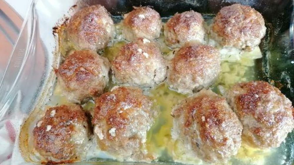 Najlepšie šťavnaté fašírky pečené v rúre: overený základný recept