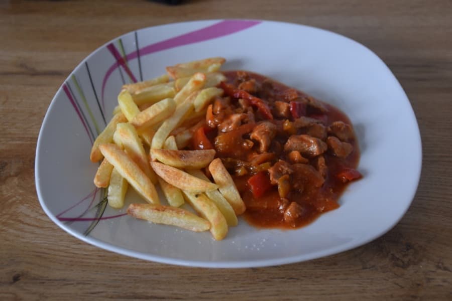 Bravčové mäso s lečom, jednoduchý recept