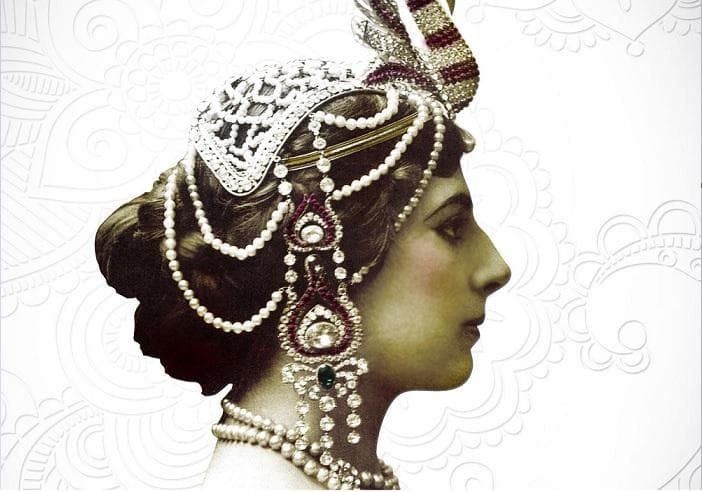 Paolovi Coelhovi vychádza nový román o živote Mata Hari