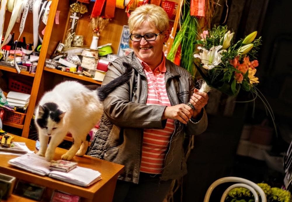 Boli sme s kvetinárkou, ktorá pracuje aj v noci – pred svadbou a dušičkami