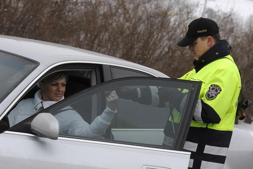 Policajti namerali 49-ročnej vodičke 3,65 promile alkoholu