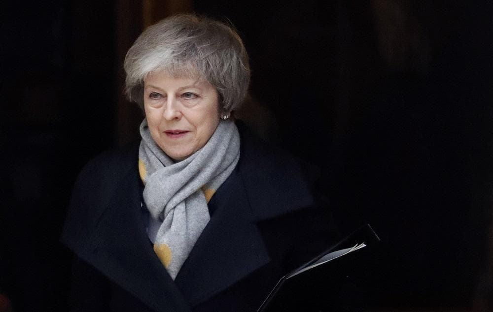 Mayová prehrala, Británia odmietla dohodu o brexite