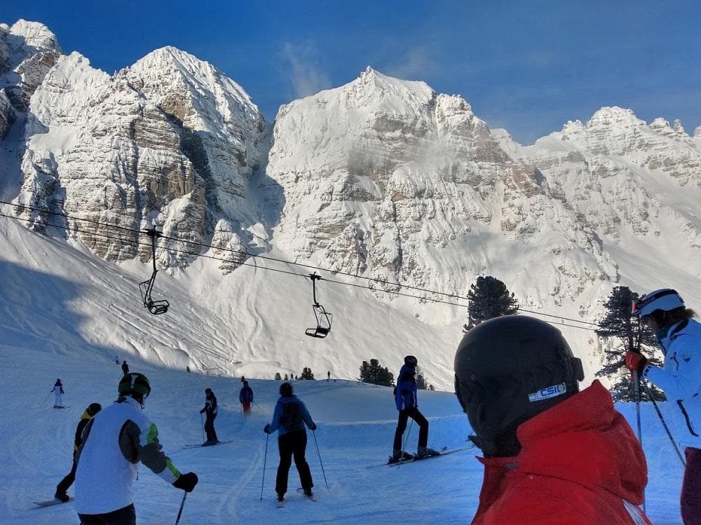 Užite si rakúsky ľadovec na svahu, v jaskyni, na sánkach i počas nočnej vandrovačky