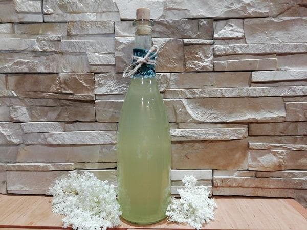Skutočný recept na bazový sirup od babičky