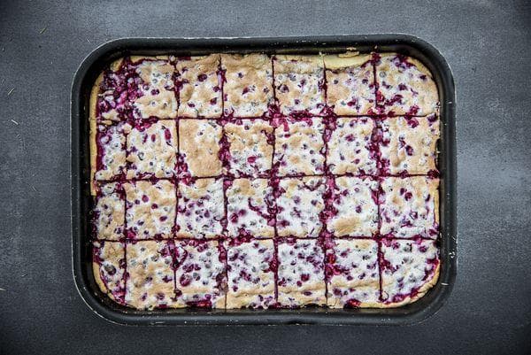 Jednoduchý a šťavnatý ríbezľový koláč – overený recept