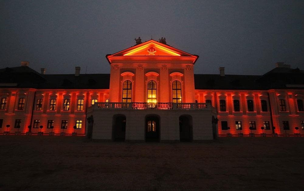 Prezidentský palác sa rozsvieti na oranžovo – podporí ženy, ktoré zažili domáce násilie