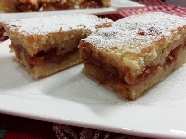 Super jemný jablkový koláč – hrnčekový recept