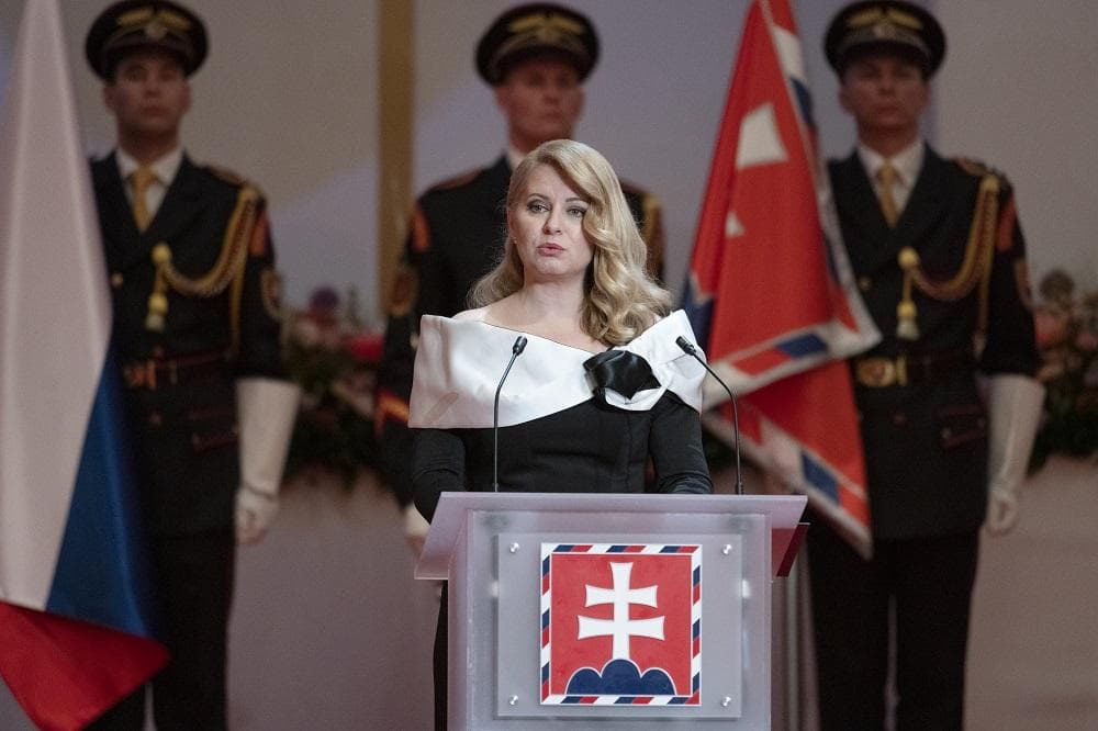 Prezidentka Čaputová ocenila 25 osobností, z toho 11 žien. Dve sa vyznamenania nedožili