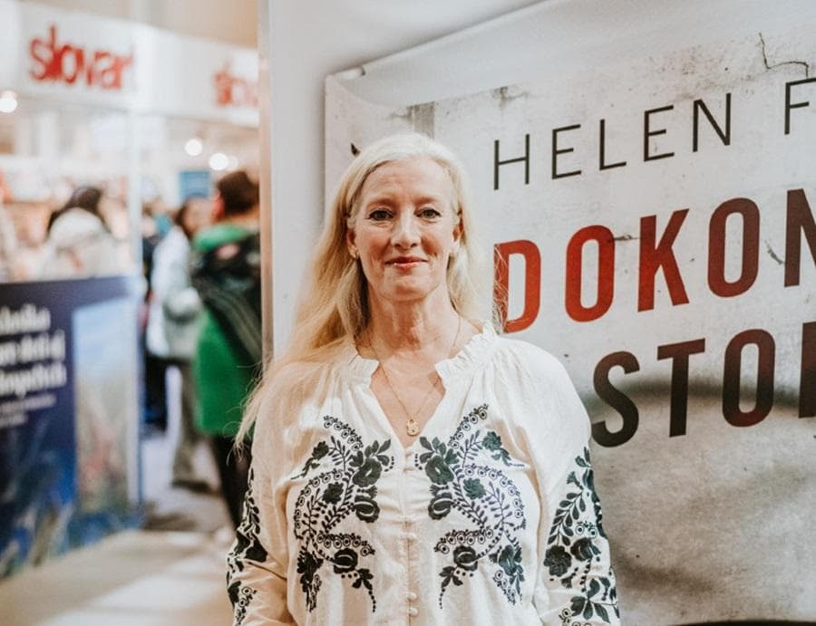 Autorka detektívok Helen Fields: Aj tá najtemnejšia bytosť má svoje normálne stránky