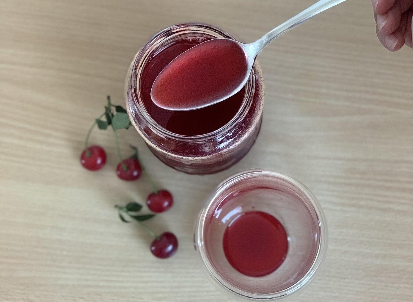 Výborný domáci višňový sirup, dokonalý osviežujúci nápoj