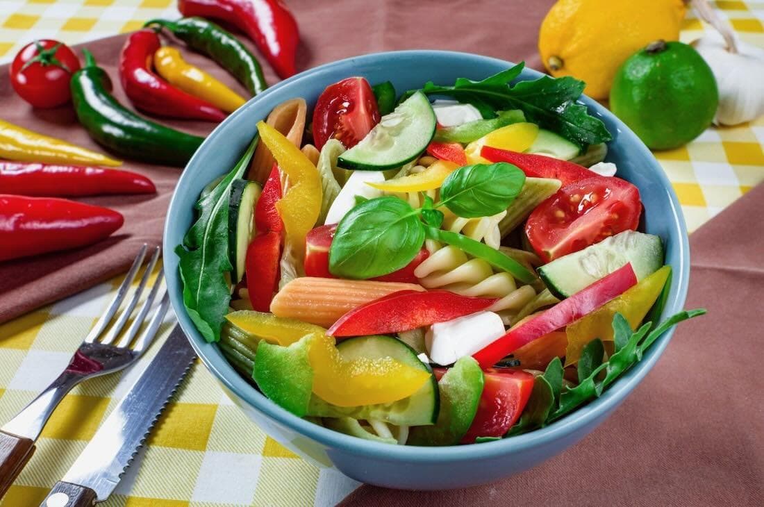 Super Cestovinový Šalát – Rýchly a Chutný Recept