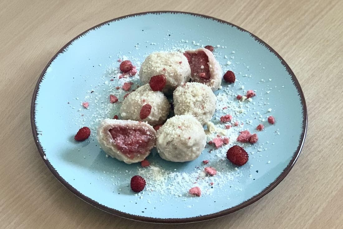 Rýchle tvarohové guľky s jahodami – jednoduchý recept