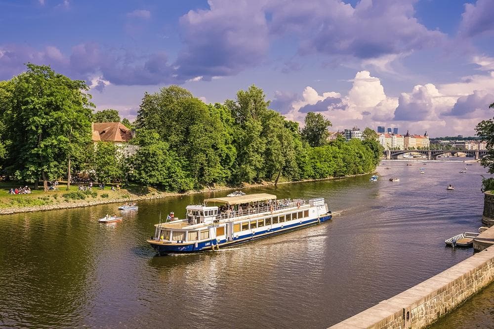 Zemplínska šírava má novú atrakciu – plavby pre verejnosť na lodi LABE