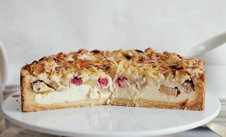 Rebarborový koláč s tvarohom: Zdravý hrnčekový recept