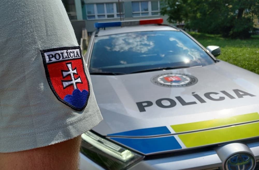 Muž zabil v dome manželku. Obaja mali 80 rokov