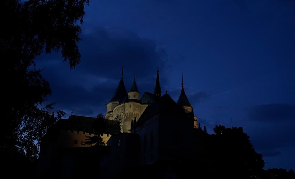 Od augusta si môžete pozrieť Bojnický zámok i večer