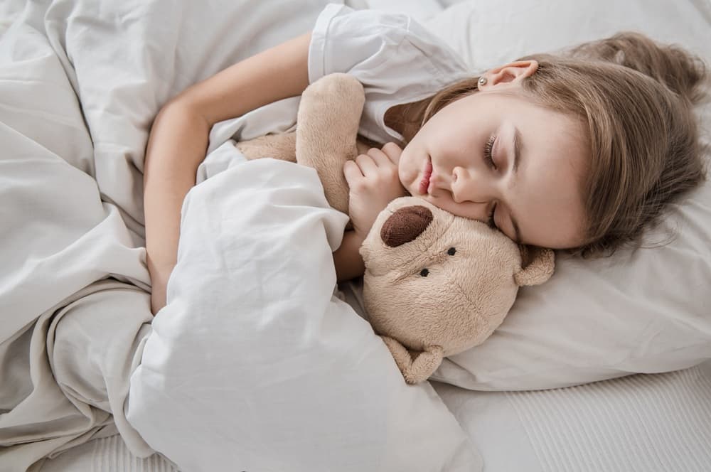 Pravidelný spánkový režim nastavujte deťom už pred koncom prázdnin