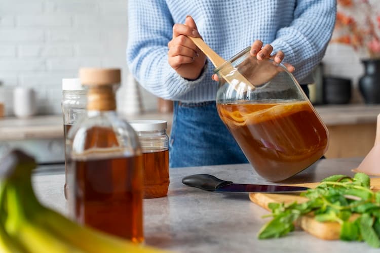 Domáca kombucha: Recept, ktorý kombinuje zázvor a citrón