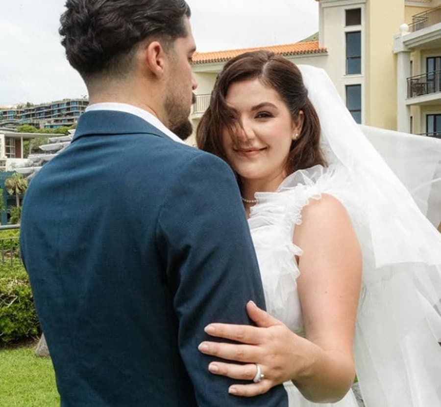 Celeste Buckingham zverejnila svadobnú fotku. Mnohí jej naleteli