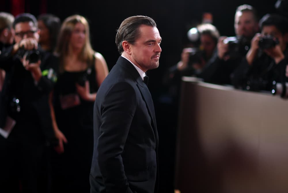 Zlaté Glóbusy 2026: Film s DiCapriom získal štyri ceny, jemu sa ušli vtipy o partnerkách