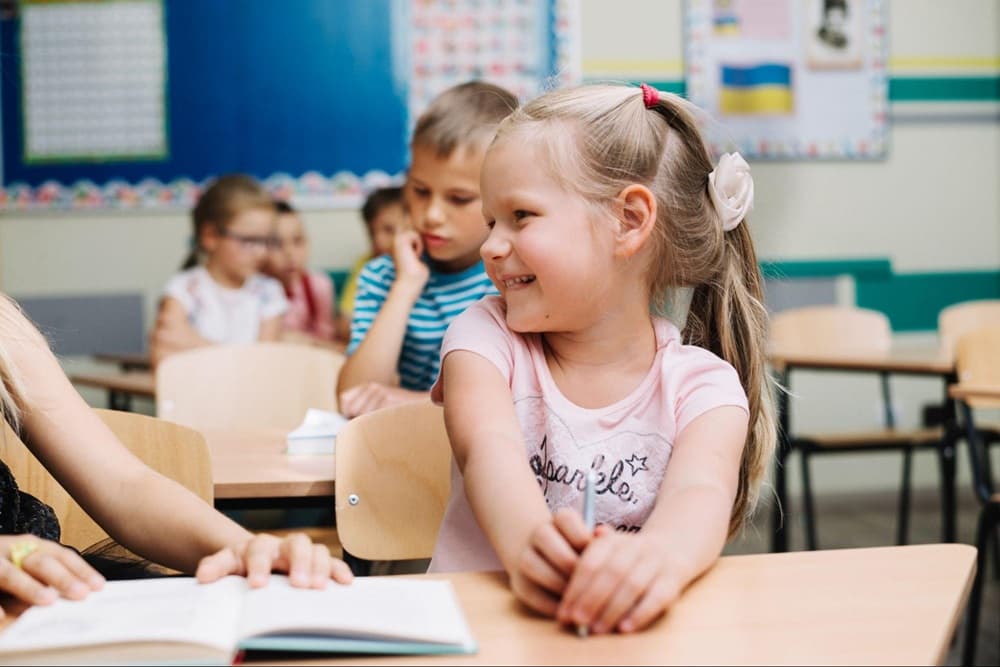 Chladné triedy a suchý vzduch: ako prostredie v zime ovplyvňuje vyučovanie