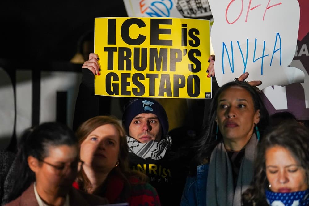 Agent ICE zastrelil mamu, ktorá vzala do školy syna. Trump o nej hovorí ako o teroristke