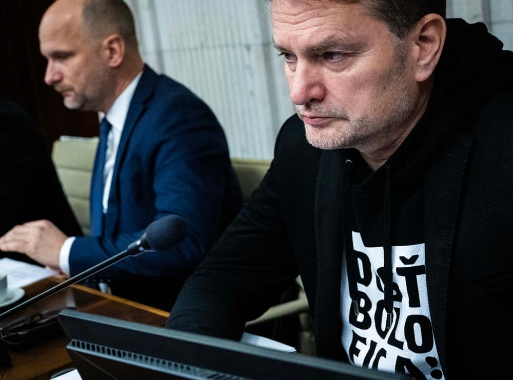 Parlament schválil etický kódex, rieši sa v ňom aj oblečenie poslankýň