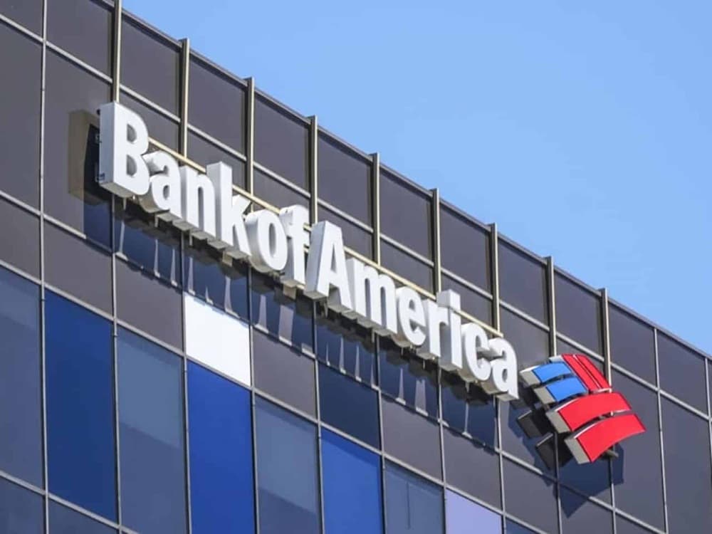 Bank of America ponúkla odškodnenie pre Epsteinove obete