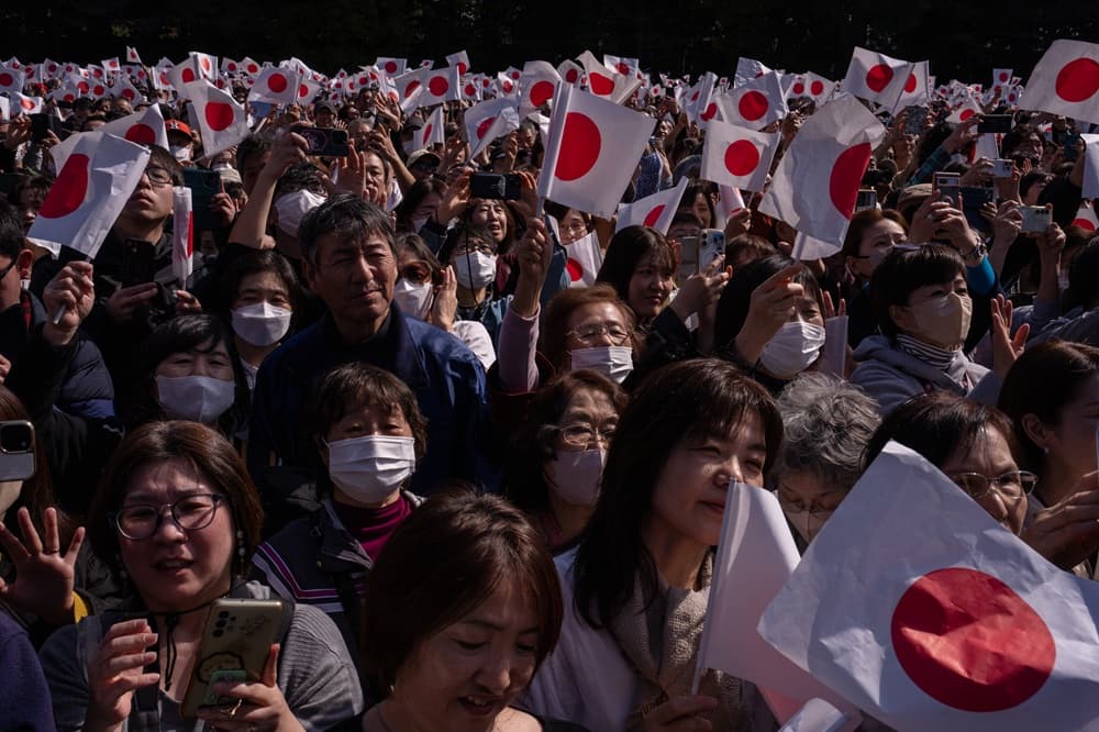 Pôrodnosť v Japonsku 10 rokov po sebe klesá, premiérka hovorí o núdzovom stave