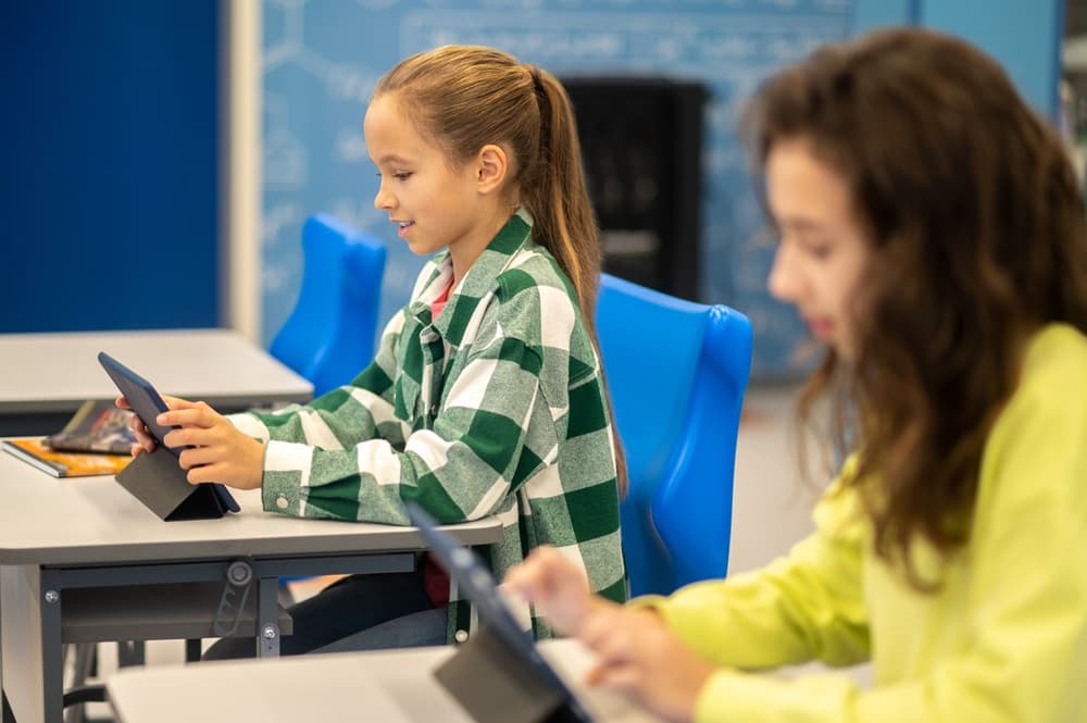 Školy sú vybavené digitálnymi technológiami, ale učí sa po starom
