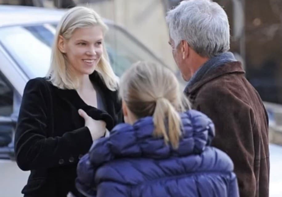 Obeť alebo spolupáchateľka? BBC zmapovalo, ako fungovala Naďa Marcinková ako Epsteinova priateľka