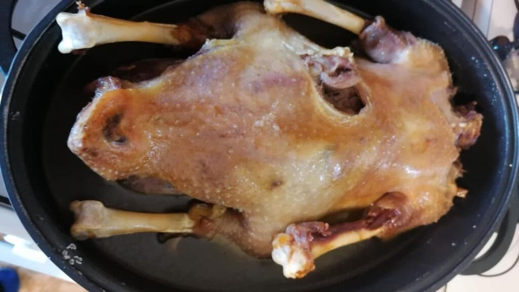 Najlepšia pečená hus, recept na pečenie husi v rúre.
