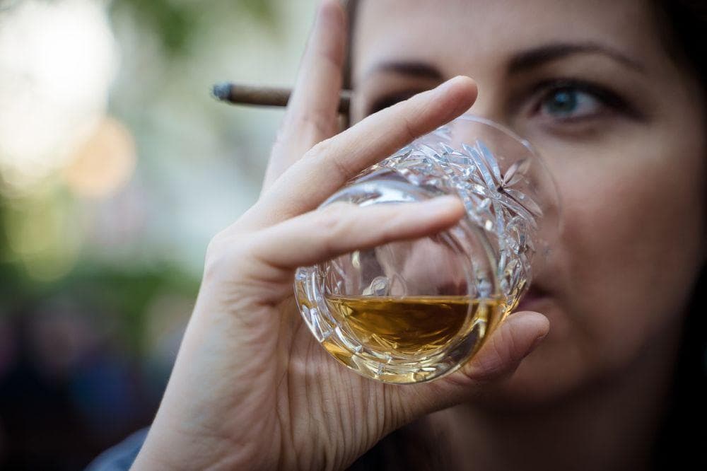 Alkoholičkou pre koronavírus: Čoraz viac žien siaha po poháriku