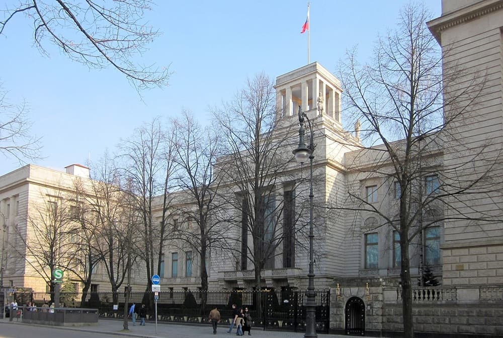 Po zadržaní ženy podozrivej zo špionáže Nemecko vyhostí ruského diplomata