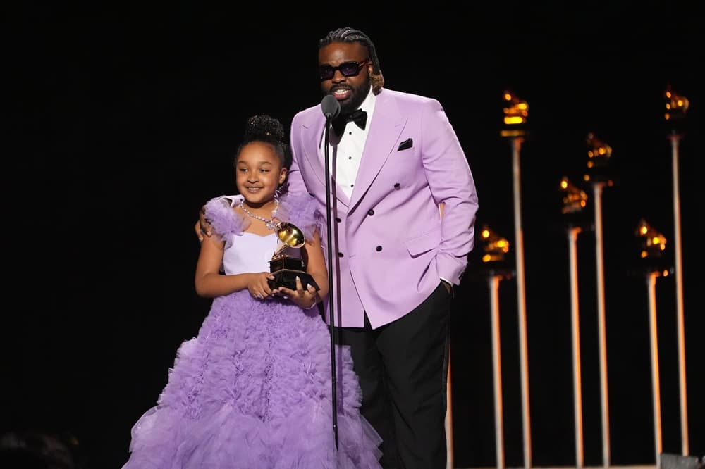 Grammy 2026: Cenu získala 8-ročná Aura V s otcom, ale aj dalajláma (+ fotogaléria)