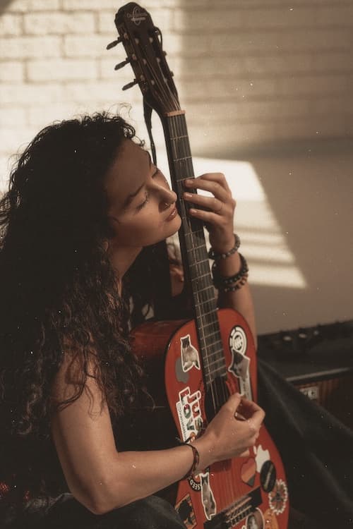 Nate Bogner, mladá talentovaná textárka, muzikantka a speváčka. Fotka - archív NB