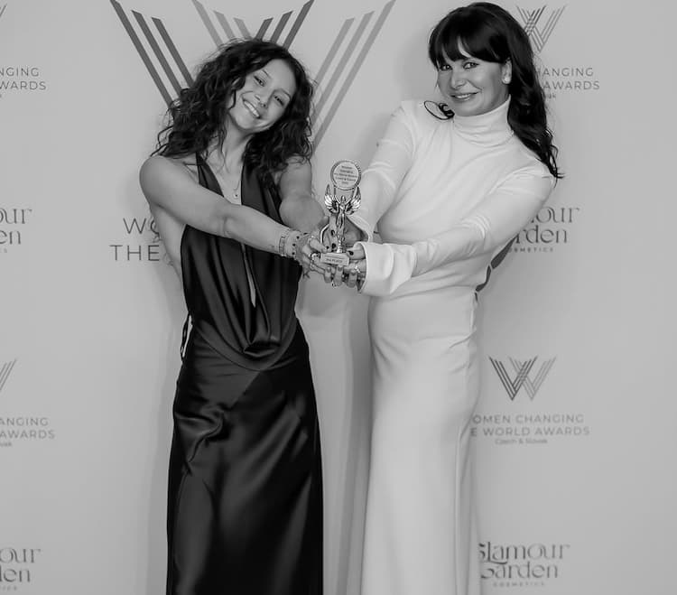 Nate Bogner s mamou na Women Changing the World Awards v Prahe. Fotka - IG Nate Bogner