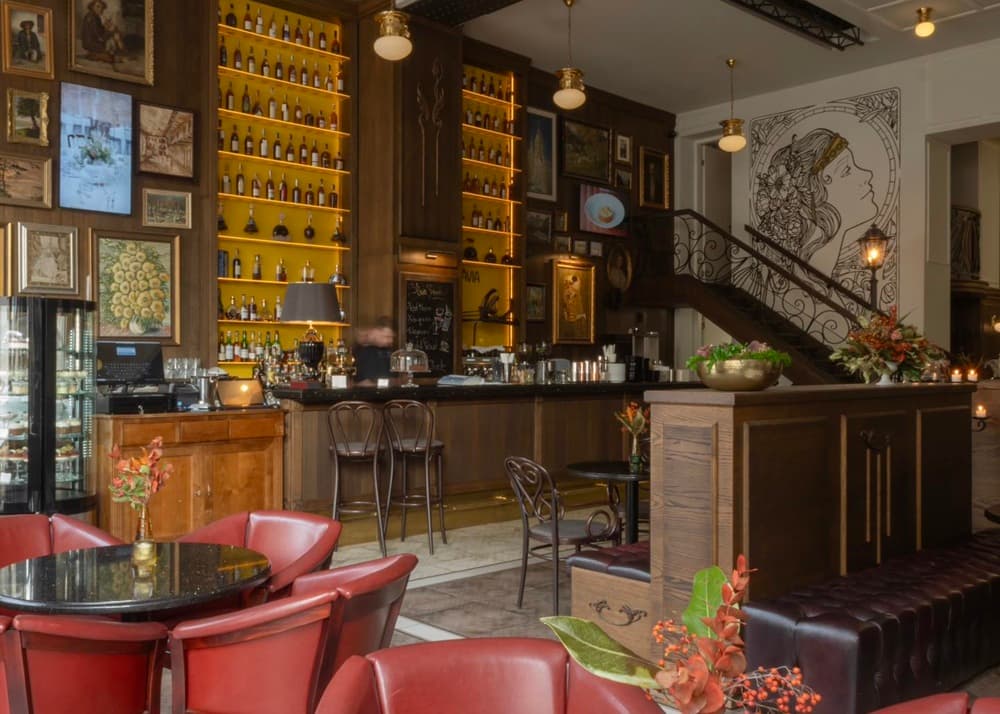 Cozy café hopping: Kaviarne, kde si v pokoji prečítate knihu pri dobrej káve