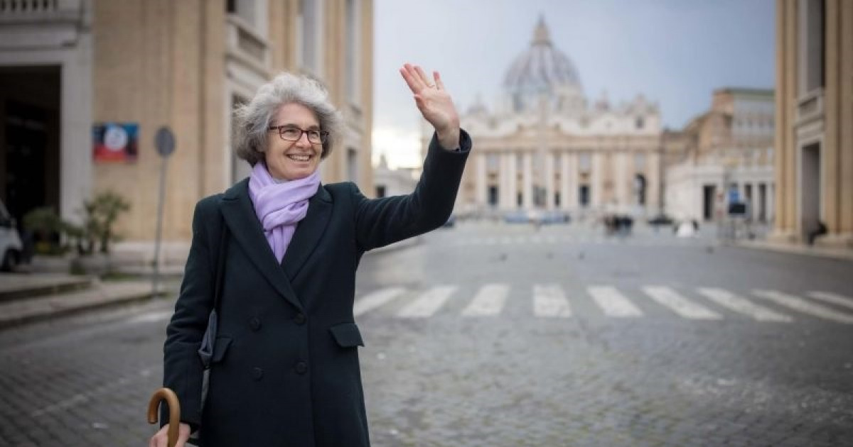 La première femme du Vatican dans l’histoire : Sœur Nathalie est surnommée la religieuse flottante