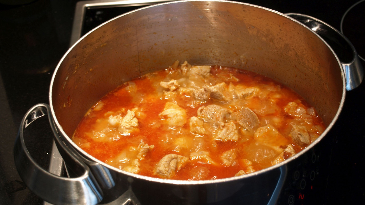 Skvely Bravcovy Gulas S Cestovinou Recept Aj Pre Znalcov Galeria 4 Z 5