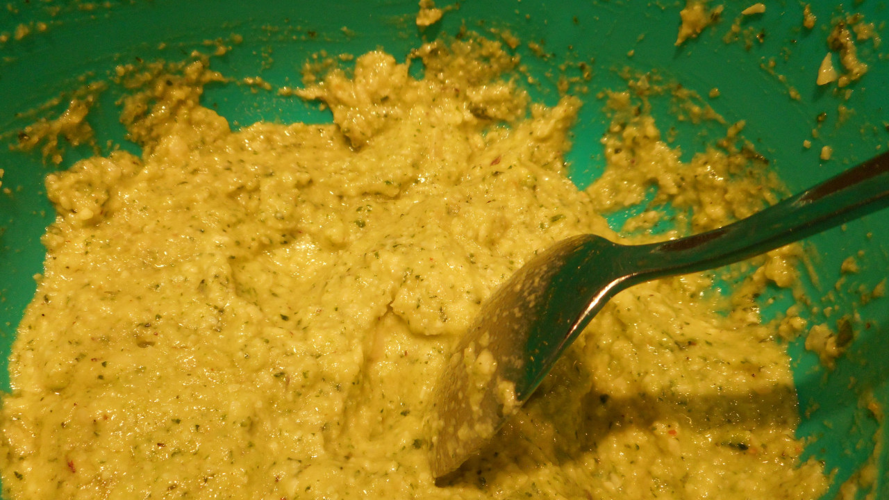Bazalkové pesto