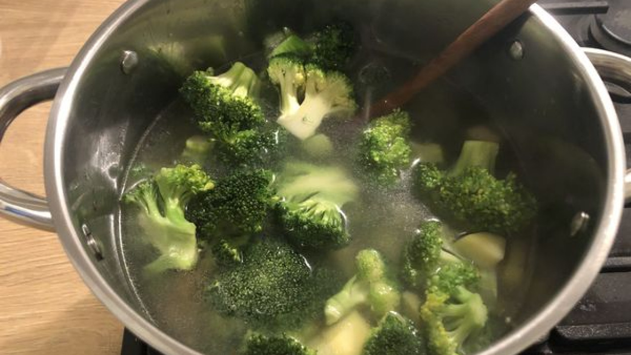 Brokolicová krémová polievka
